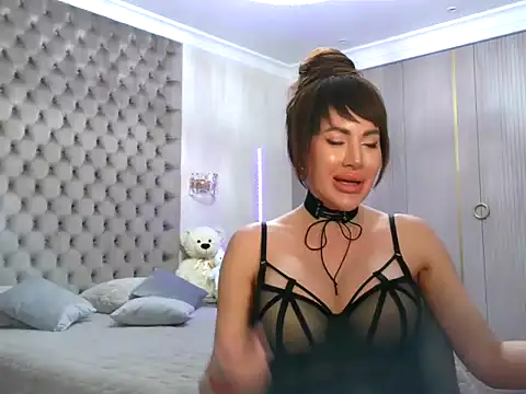 Snapshot of TianaPosh chatting on 03-08-25, 02:55 TianaPosh online show from 03-08-25, 02:55