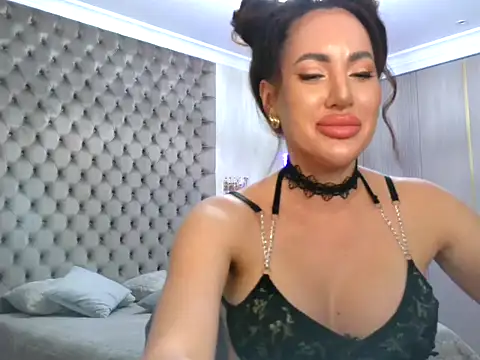 Snapshot of TianaPosh chatting on 03-20-25, 09:02 TianaPosh online show from 03-20-25, 09:02