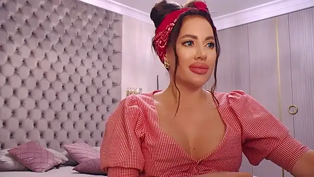 Snapshot of TianaPosh chatting on 09-20-25, 08:21 TianaPosh online show from 09-20-25, 08:21