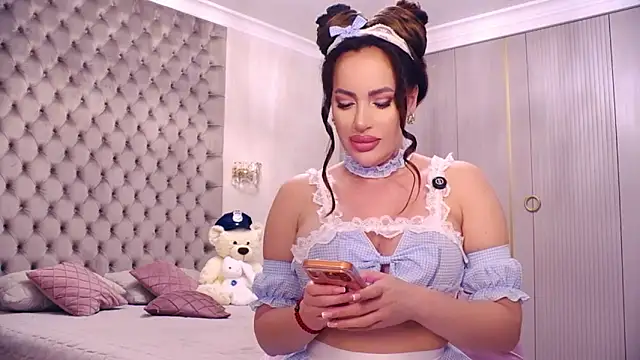 Snapshot of TianaPosh chatting on 03-04-26, 09:43 TianaPosh online show from 03-04-26, 09:43