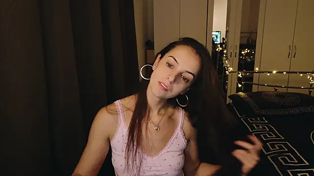 karlaolivia online show from 12-11-24, 05:04