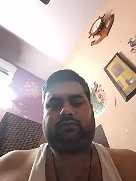 Snapshot of bobbyronak chatting on 07-19-26, 08:23 bobbyronak online show from 07-19-26, 08:23
