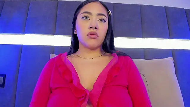 Snapshot of nicolle_pierce chatting on 01-18-25, 03:38 nicolle pierce online show from 01-18-25, 03:38