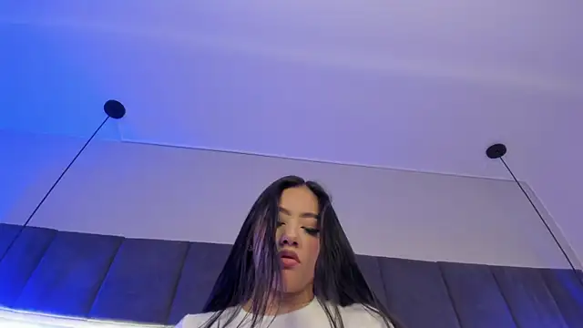 Snapshot of nicolle_pierce chatting on 01-25-25, 12:16 nicolle pierce online show from 01-25-25, 12:16