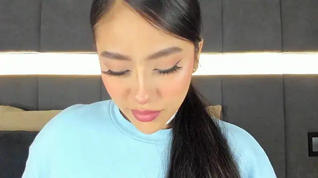 nicolle pierce online show from 09-30-25, 01:27