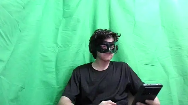 Snapshot of LovelyOwner_com chatting on 01-02-25, 03:15 LovelyOwner com online show from 01-02-25, 03:15