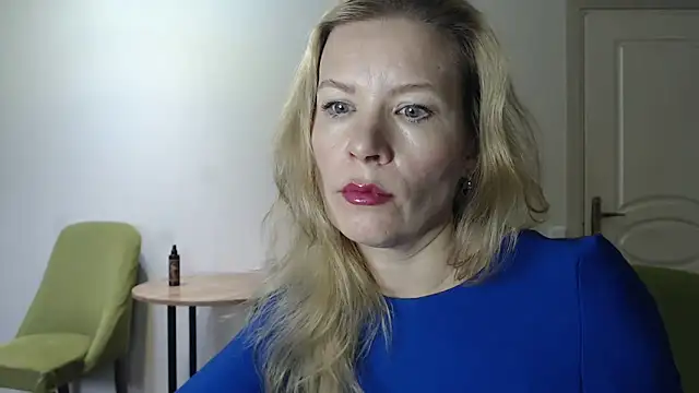 Juli julyyy online show from 12-24-24, 04:55