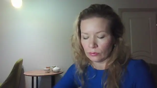 Juli julyyy online show from 12-28-24, 05:02