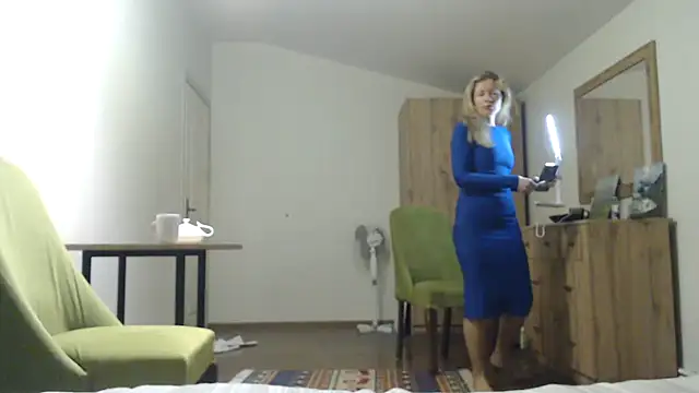Juli julyyy online show from 01-12-25, 12:18