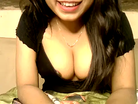 Snapshot of Sanjana_Gupta chatting on 04-01-26, 02:03 Sanjana Gupta online show from 04-01-26, 02:03