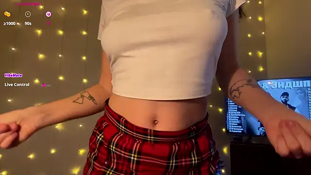 Lora Squirt online show from 12-31-24, 06:05