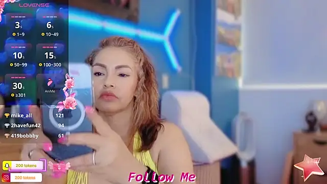 Snapshot of QueenYsuRey chatting on 02-17-25, 02:48 QueenYsuRey online show from 02-17-25, 02:48