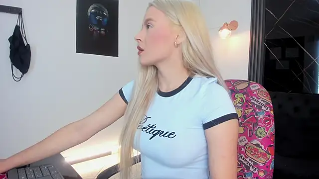 miacarperr1 online show from 02-02-26, 09:02