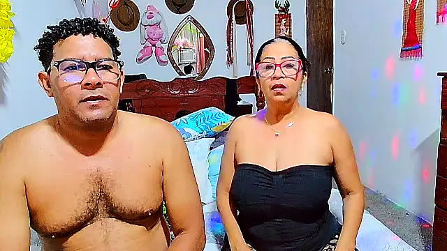 Snapshot of rosi_pamela chatting on 12-21-25, 02:24 rosi pamela online show from 12-21-25, 02:24