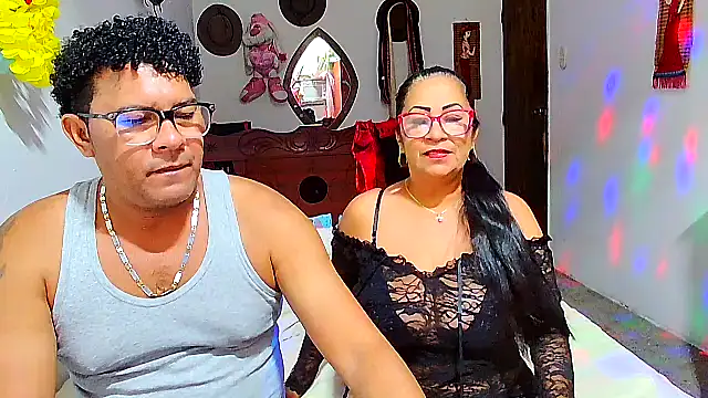 Snapshot of rosi_pamela chatting on 03-01-26, 05:48 rosi pamela online show from 03-01-26, 05:48