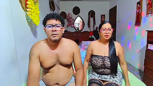 Snapshot of rosi_pamela chatting on 04-05-26, 06:05 rosi pamela online show from 04-05-26, 06:05