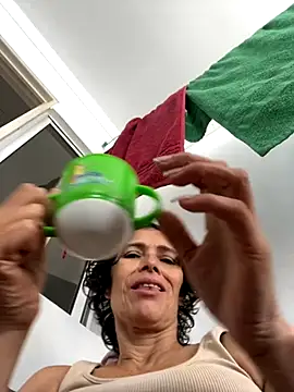 MireyaTorresGu online show from 11-21-25, 04:38