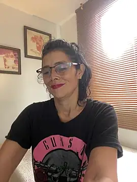 MireyaTorresGu online show from 03-17-26, 04:43