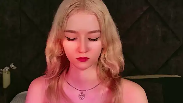 NaomiLoys online show from 11-18-25, 10:52