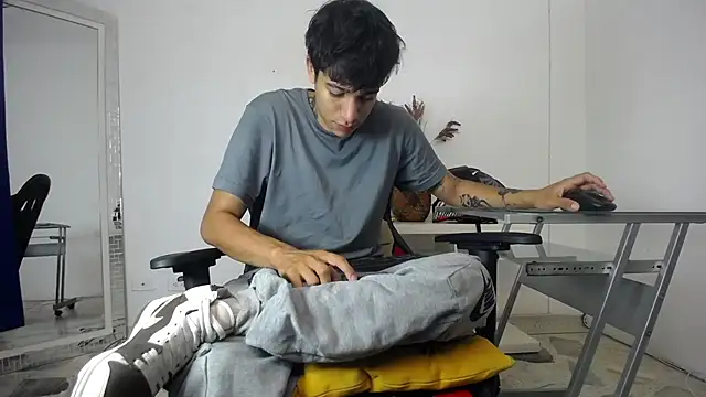 Zacktk7 online show from 01-24-25, 02:30