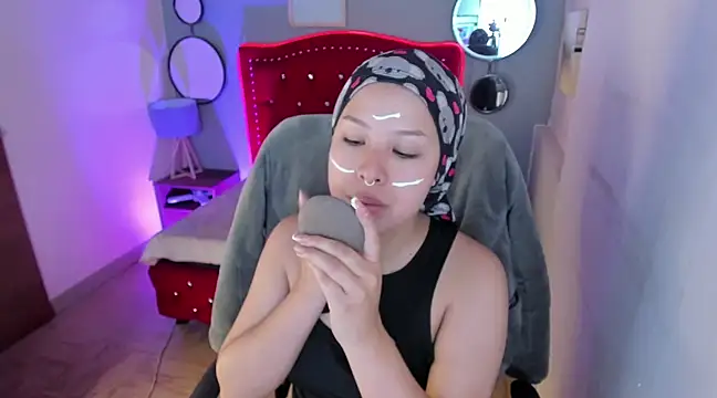 Namiko Park online show from 02-20-25, 03:41