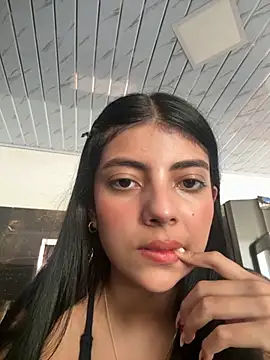 Snapshot of Baby_Niels chatting on 09-20-25, 04:41 Baby Niels online show from 09-20-25, 04:41