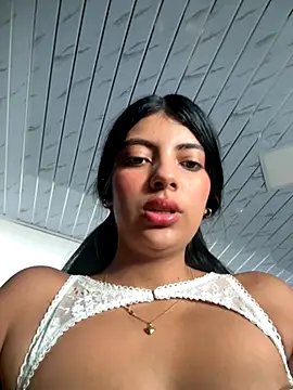 Snapshot of Baby_Niels chatting on 10-08-25, 08:06 Baby Niels online show from 10-08-25, 08:06