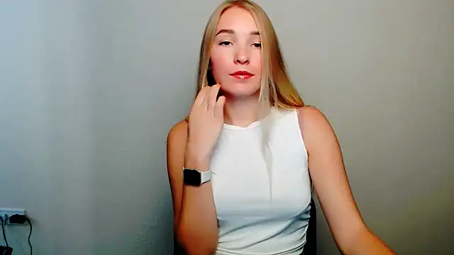 Queen ofLove online show from 10-10-25, 01:21