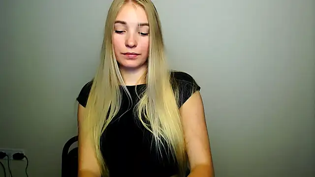 Queen ofLove online show from 10-13-25, 08:53