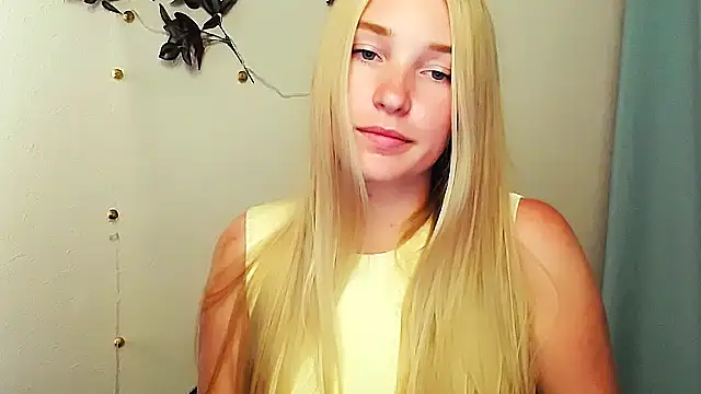 Queen ofLove online show from 06-23-26, 04:16