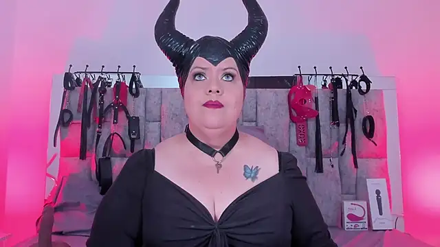 Snapshot of vanessa_moka chatting on 03-06-25, 03:24 vanessa moka online show from 03-06-25, 03:24