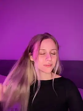 lunawolf21 online show from 12-10-24, 08:16