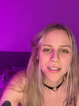 lunawolf21 online show from 01-18-25, 06:21