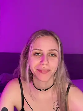 lunawolf21 online show from 01-19-25, 08:07