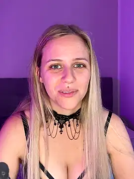 lunawolf21 online show from 10-15-25, 07:30