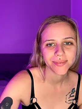 lunawolf21 online show from 10-16-25, 06:25