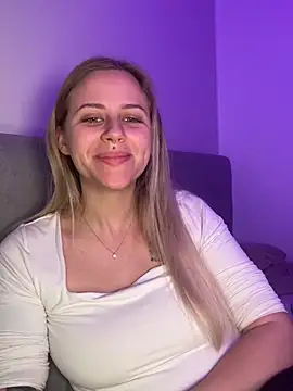 lunawolf21 online show from 01-12-26, 07:24