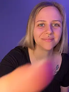 lunawolf21 online show from 02-11-26, 07:46