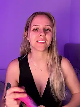 lunawolf21 online show from 02-27-26, 07:19