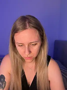 lunawolf21 online show from 03-09-26, 07:23