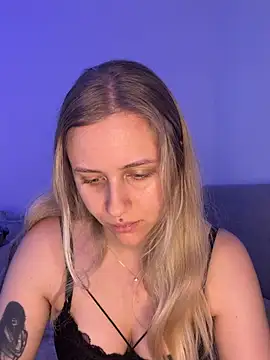 lunawolf21 online show from 03-17-26, 07:23