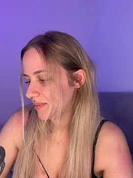 lunawolf21 online show from 03-20-26, 07:46