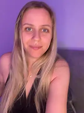 lunawolf21 online show from 03-23-26, 07:34