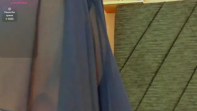 Snapshot of vivianne_scott chatting on 01-15-25, 12:04 vivianne scott online show from 01-15-25, 12:04