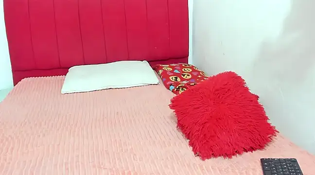 Snapshot of Lunaynick chatting on 12-14-24, 09:24 Lunaynick online show from 12-14-24, 09:24