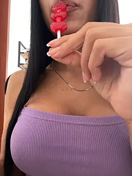 Snapshot of Lolitacooper chatting on 10-02-25, 09:55 Lolitacooper online show from 10-02-25, 09:55