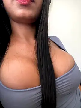 Snapshot of Lolitacooper chatting on 10-12-25, 09:03 Lolitacooper online show from 10-12-25, 09:03