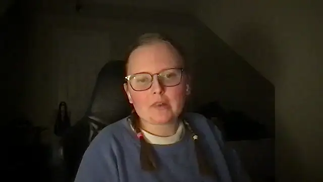 lexie lilacs online show from 02-17-25, 04:31