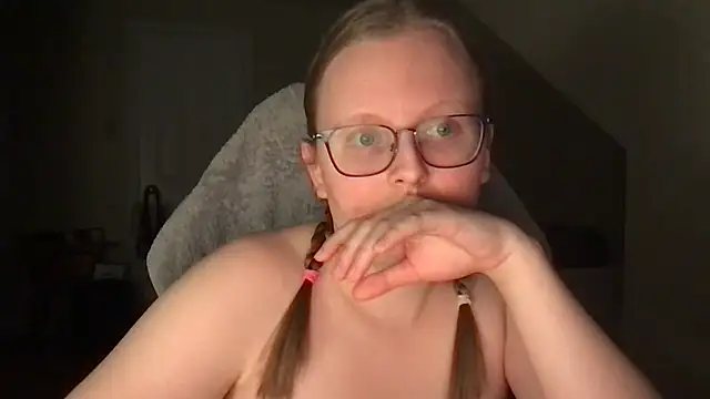 lexie lilacs online show from 02-28-25, 03:48