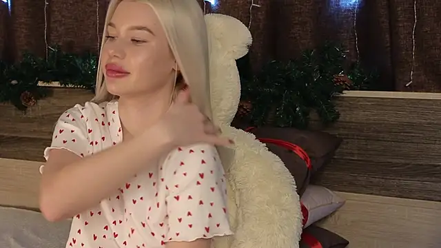 Lolly Lika online show from 12-19-24, 06:12